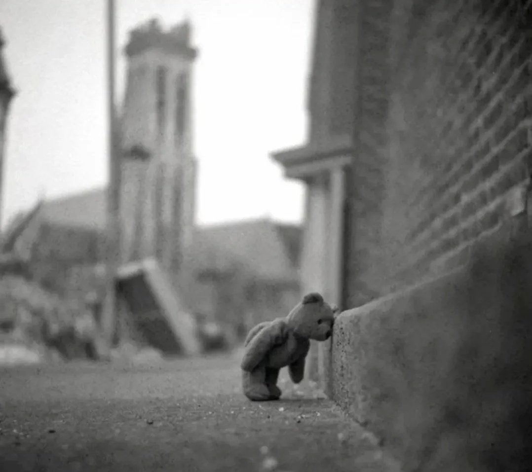 “İçine dön, yalnızca dışınla meşgul olma. Çünkü sen cisminle değil, ruhunla insansın.”