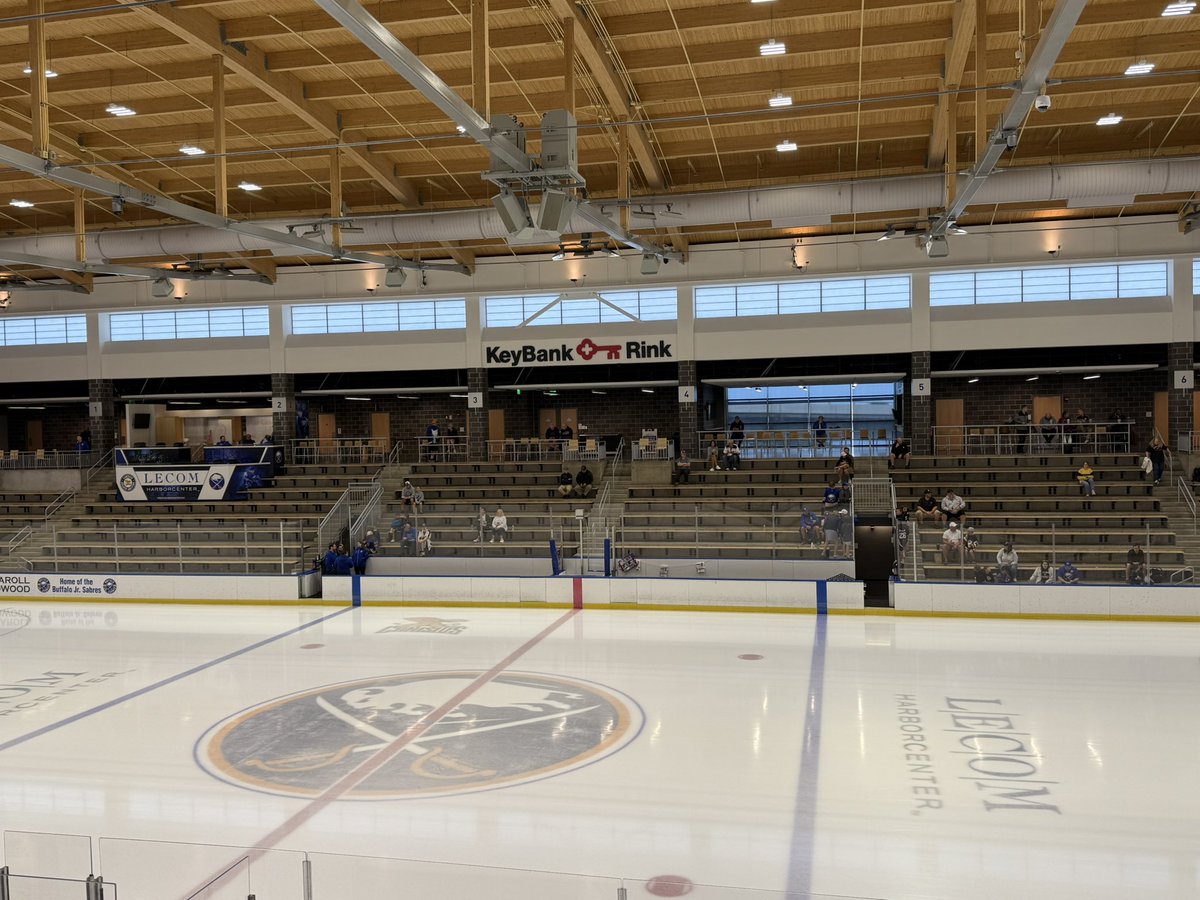 Buffalo_AT's tweet image. The first years were at Harborcenter this morning for a lecture on reducing joint dislocations from our medical director, @UBMDOrtho and a Sabres team physician, Dr. Freitas. We were able to watch some games as part of the Sabres camp too. #UBuffalo #UBSPHHP #JointReduction