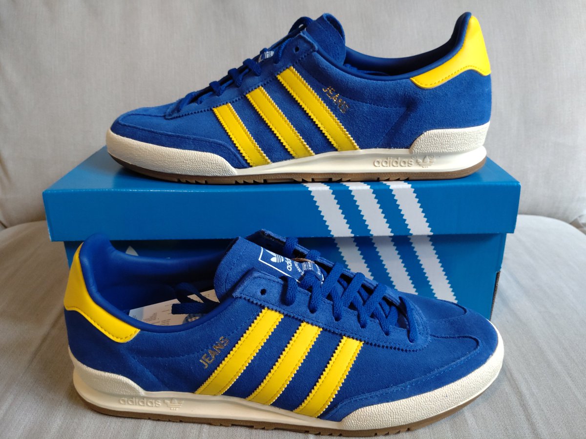 Forever in Blue Jeans <a href="/adiFamily_/">adiFamily</a>