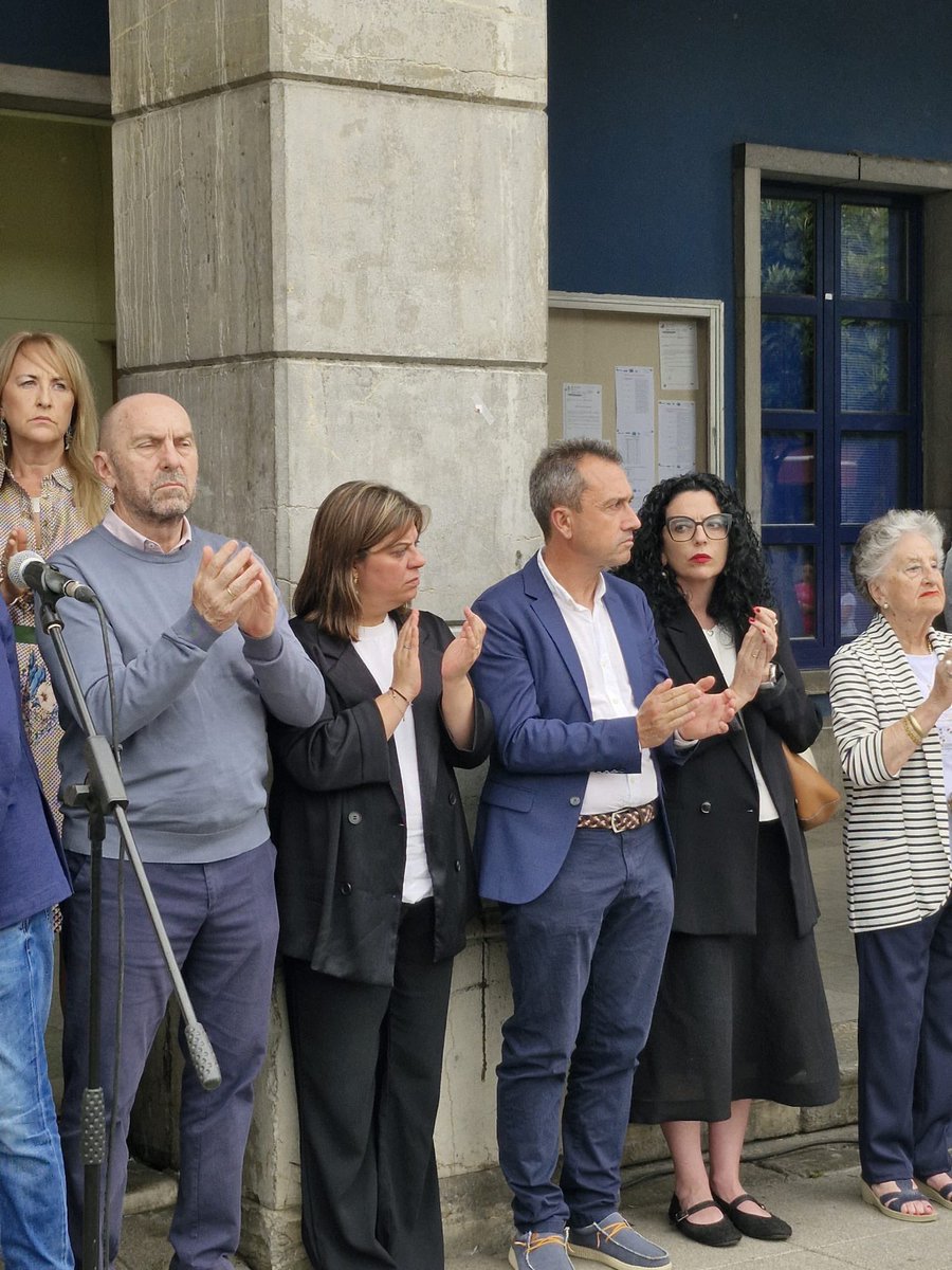 La dirección de IU se ha sumado hoy en Laviana a los actos de repulsa del asesinato de Lola. El incremento de asesinaros del último mes, asegura Collado, “pone los pelos de punta”