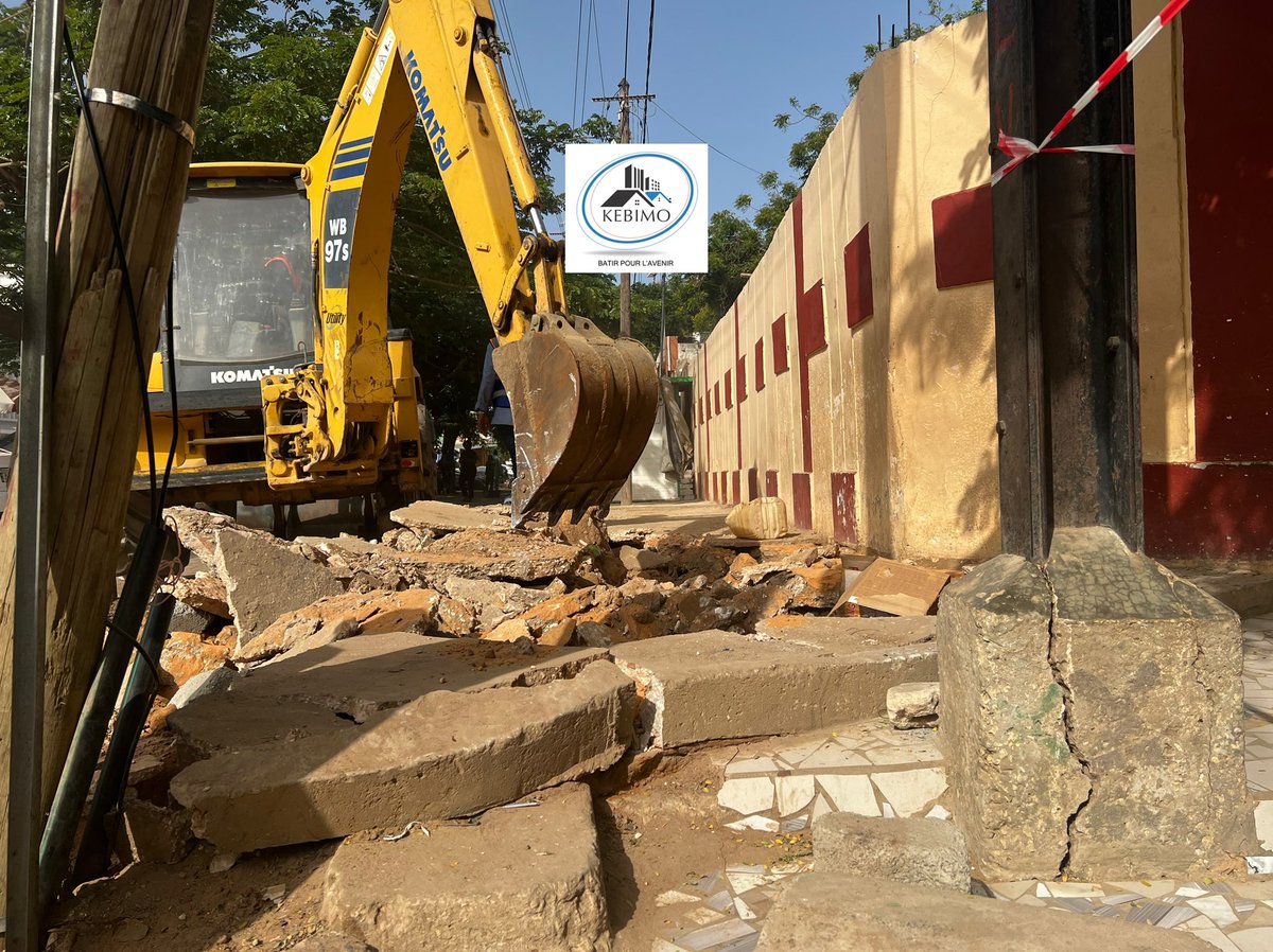 Kebimo_SA's tweet photo. Découvrez l’avancement du chantier en images !

À Sicap Liberté 2, les travaux avancent étape par étape :
🔹 Démolition
🔹 Préparation du terrain
🔹 Pose des pavés
Chaque détail est pris en compte avec rigueur.

Chez #KEBIMO_SA, le professionnalisme est notre fondation.

#BTP https://t.co/vfLGaV4E24