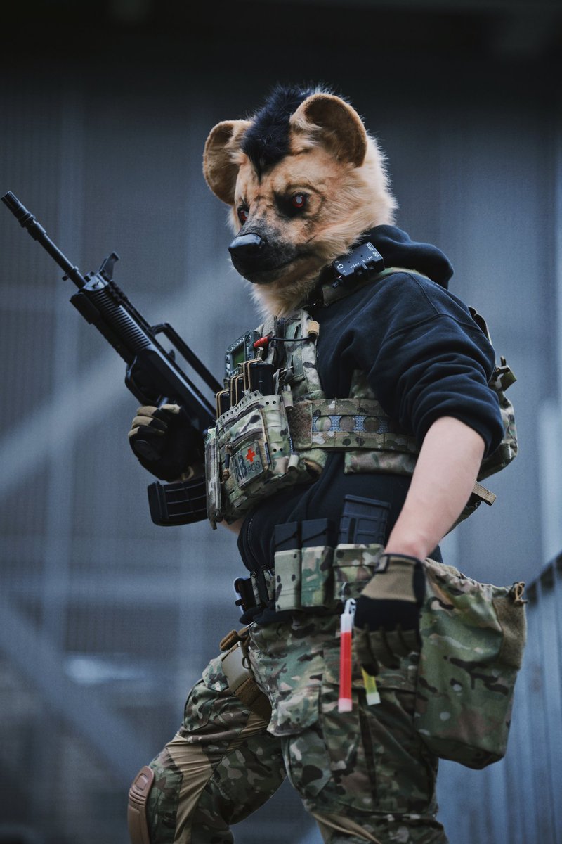 #FursuitsFriday 
想当优质的战士了