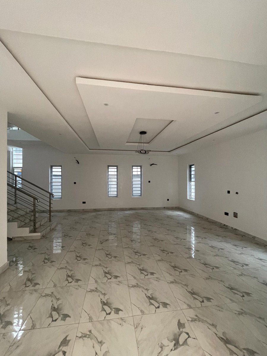 Crayjoe_'s tweet image. 4 BEDROOM FULLY DETACHED DUPLEX WITH STUDY ROOM AND A BQ
PRICE: N190M
LOCATION: OPIC ESTATE
FEATURES:
Spacious rooms
Ample car space
Fitted kitchen
Gated compound
Serene environment
All rooms en-suite
Security lights.
Title: C of O