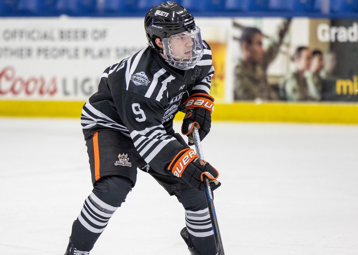 #NAHL Commitment Alert: <a href="/HatTricksNAHL/">Danbury Hat Tricks (NAHL)</a> defenseman, Salvatore Cerrato, has committed to play NCAA hockey for <a href="/Utica_Pioneers/">Utica Pioneers</a>

📰: nahl.com/news/story.cfm…