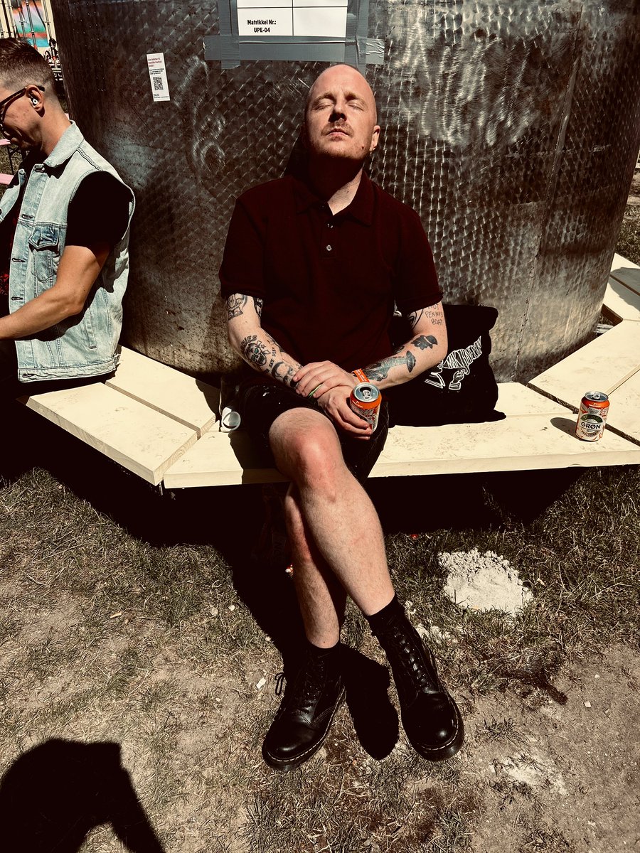 Jag är på Roskildefestivalen och mår bra för första gången sedan vintern 2023. På pricken.