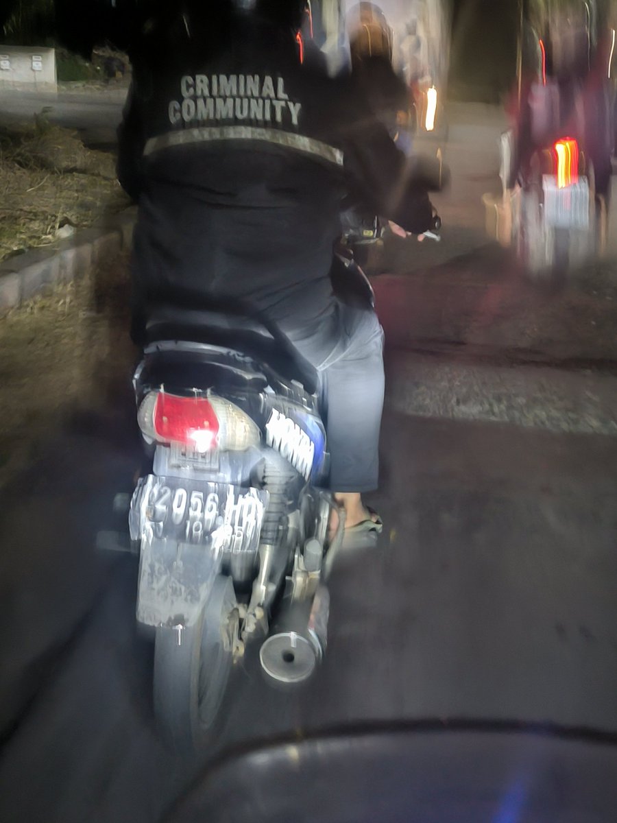 Ancene bener cak ery, suroboyo kudu onok jam malam. Mulih kerjo ketemu ngene nang gunungsari.