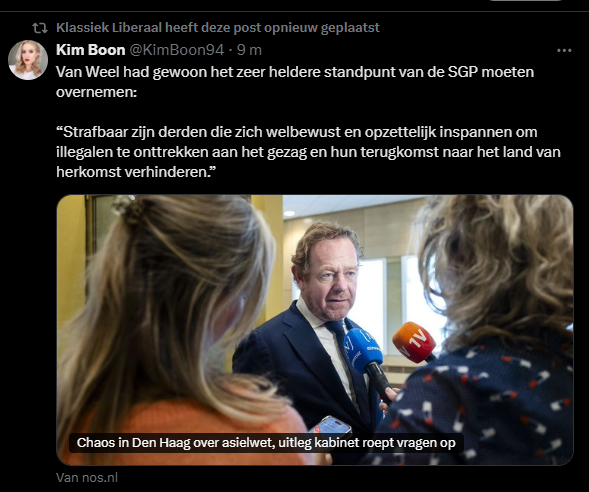 Het is een wetstekst. Die kan een minister niet naar believen uitleggen.