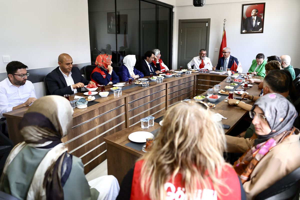 Genel Sekreterimiz Ramazan Saygılı ve İstanbul İl Merkezi Başkanımız  Burcu Kösem, Yönetim kurulu üyelerimiz, Bakırköy Şubemize bir ziyaret gerçekleştirdi. Ziyaret sırasında, devam eden çalışmalar üzerine görüş alışverişinde bulunuldu, yeni dönem için başarı dilekleri iletildi.