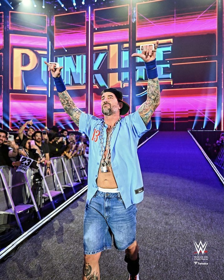 Walking into 4th of July weekend like 🇺🇸🤘

<a href="/CMPunk/">player/coach</a> 🤜🤛 <a href="/JohnCena/">John Cena</a> &gt;&gt; shop.wwe.com/en/cm-punk-wwe…