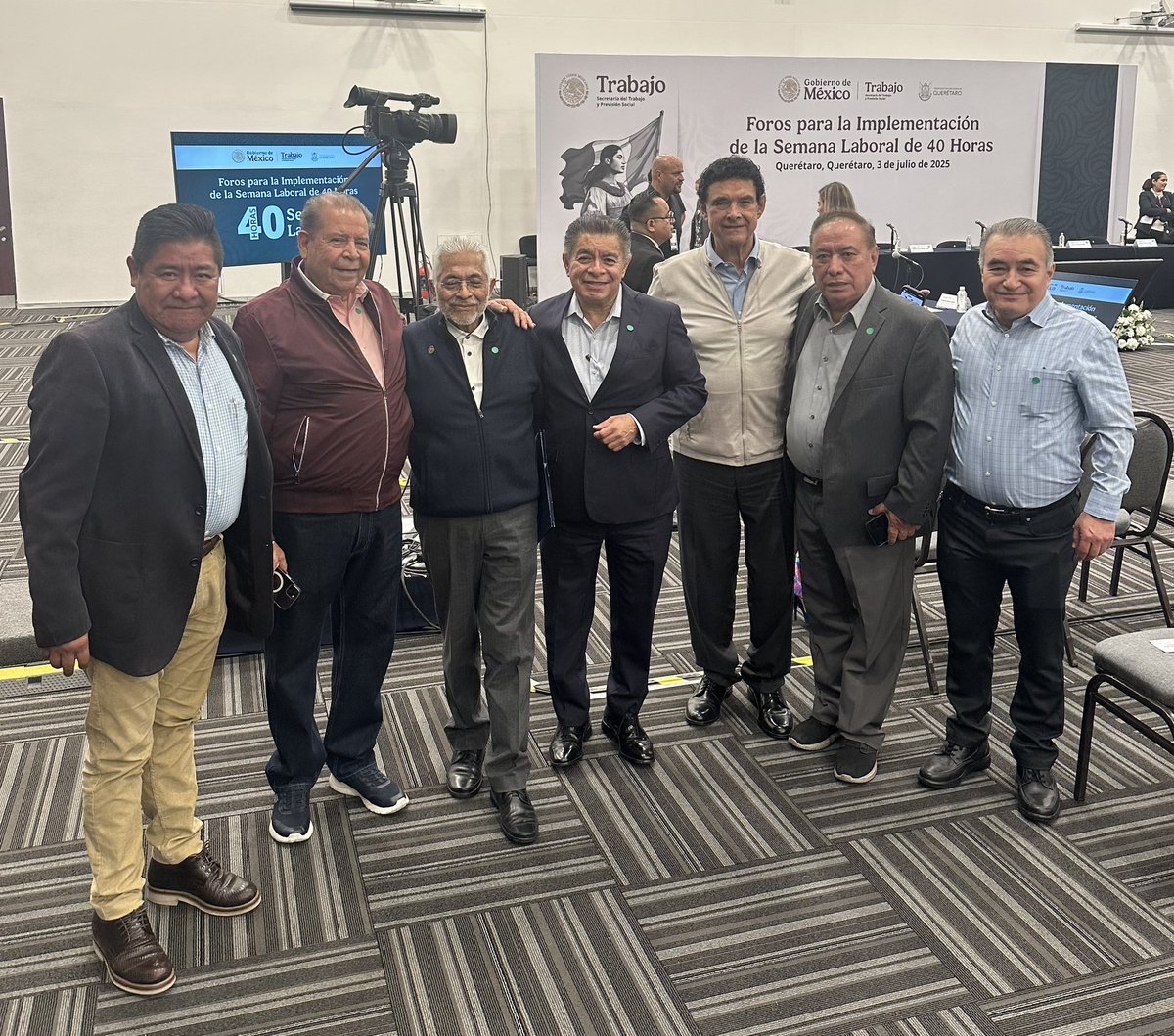 Fer Salgado (@fersalgadoctm) on Twitter photo En Querétaro <a href="/CTM_MX/">CTM Nacional</a> con una muy sólida representación en el quinto foro para la implementación de la semana laboral de 40 horas.
Los compañeros, Hugo Varela Flores, Secretario General Adjunto. José Luis Carazo, secretario de Trabajo. José Alfredo González Secretario de asuntos En Querétaro <a href="/CTM_MX/">CTM Nacional</a> con una muy sólida representación en el quinto foro para la implementación de la semana laboral de 40 horas.
Los compañeros, Hugo Varela Flores, Secretario General Adjunto. José Luis Carazo, secretario de Trabajo. José Alfredo González Secretario de asuntos