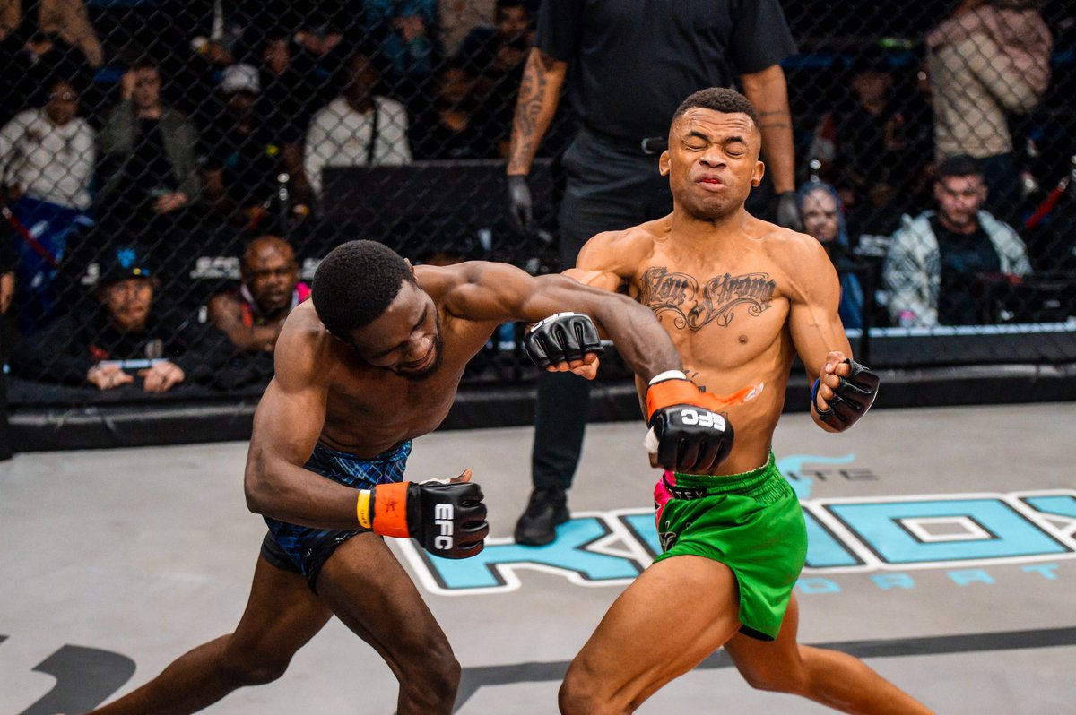 The boys closed out the prelims with an absolute banger! 

#EFC125 MAIN CARD up next at 7PM (CAT)
Stream it live on efcworldwide.tv