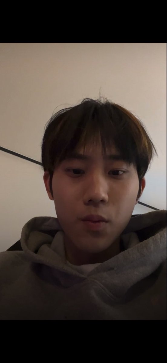 _codud0304_'s tweet image. 안벼웅ㅇ라방켜쥬세요 얼굴보고싶다 24년리즈라방……..이때너무잘생굣어