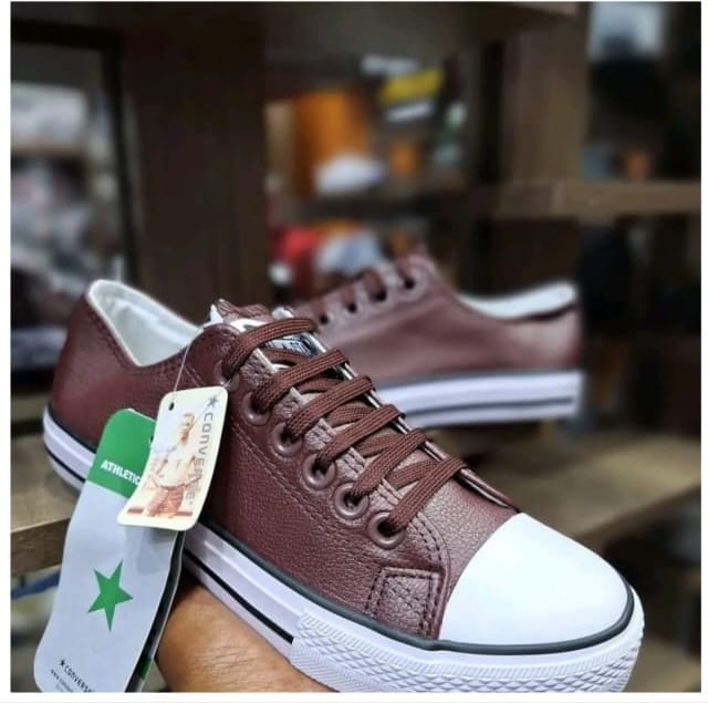 shoeshubplug254's tweet photo. Leather converse rubber 

Ksh 1800

Size 37-42

Whatsapp 0706570452

We deliver country wide 

Pay on delivery within Nairobi 

Homabay mawego police station #77ninumber #arrestEliudlagat Liverpool matiang'i Dishonest Gachagua chacha mwita ndiangui kinyangia https://t.co/nFjwie28cW