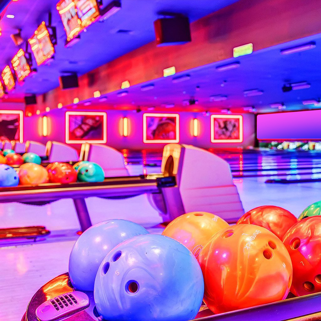 The weekend fun is just heating up 🔥

Pro tip: skip the wait and enjoy a guaranteed spot on the lanes (and in the AC 🧊) when you make a reservation!

Lock in your plans at bowlero.com/lane-reservati… 🔒