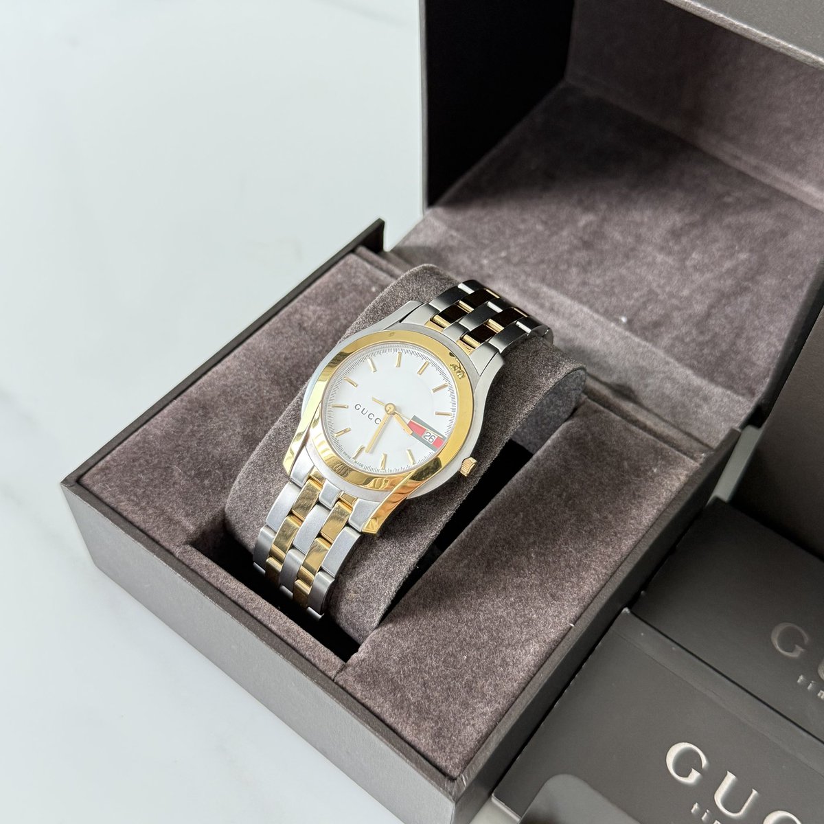 aommoae's tweet photo. Gucci 5500M Two-tone Red-green sherry line📌 หน้าปัดบอก date วันที่ มาพร้อมกล่องการ์ดและแคร์บุ้คนะคะ

สนใจสอบถาม-สั่งซื้อได้เลยนะคะ
🛍️Line Official : https://t.co/xrp59CYFUT
🛒IG : Follow Me Follow Time ( https://t.co/kG51mRZhZJ ) https://t.co/HyNOsgY0fx