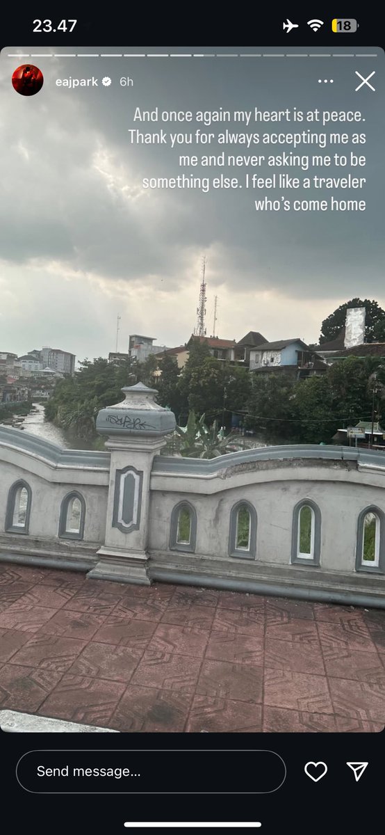 uptowoodz's tweet photo. @eaJPark WAIT I JUSTTT CAME BACK FROM JOGJA oh i missed a chance https://t.co/8vBYMGKYpZ