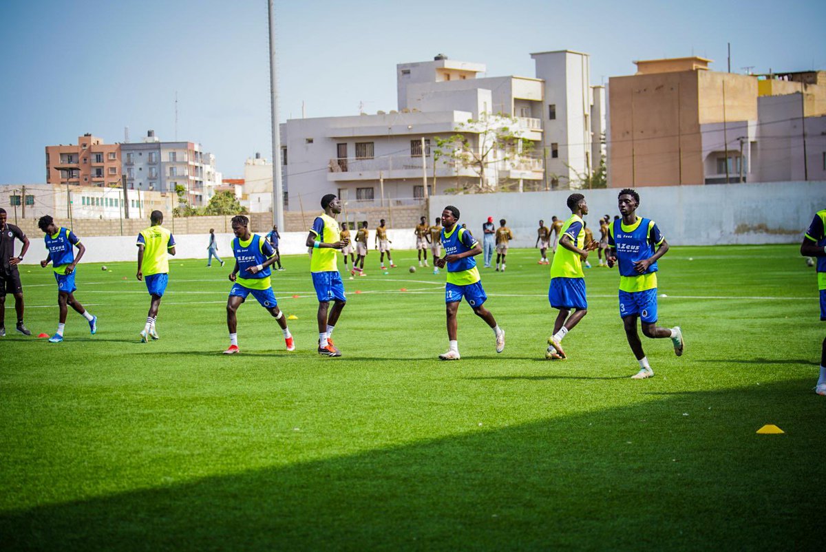 usgoreefootsa's tweet photo. 📸 Échauffement 💦 ⚽️ 🔋
#usgoree
#coupedelaligue
#LSFP
#football
#usgson
Revit Gorée Toujours 🔵 ⚪️ https://t.co/ffXs2nIhLN
