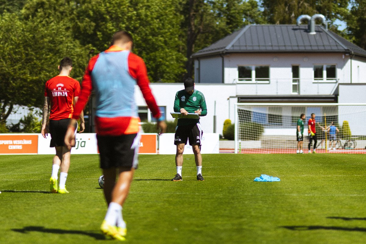 Šodien aizvadījām pirmsspēles treniņu un devāmies ceļā uz Rīgu, kur rīt 4. jūlijā 19:00 LNK Sporta Parkā spēlēsim pret <a href="/RFSDaily/">FC RFS</a>. Ja netiec klātienē, tiešraide pieejama tonybetvirsliga.lv/tiesraides/ <a href="/FutbolaVirsliga/">Tonybet Virslīga</a>