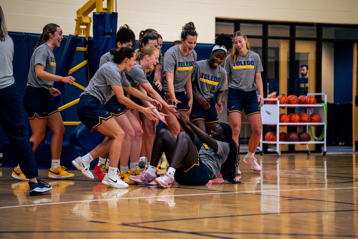 ToledoWBB's tweet image. Compete👏Every👏Day👏

#TeamToledo | @ToledoRockets