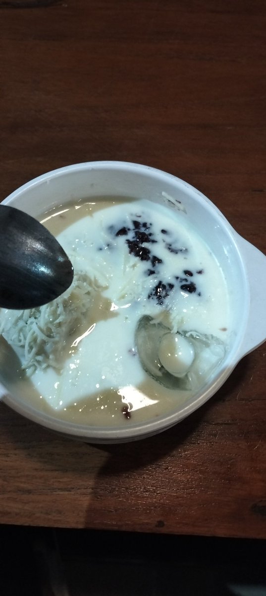 Sikehiro's tweet image. #AdekMakan enak, -1 durian karna niat awalnya datang kesini ya ngincer duriannya... Ada, cuma yang Frozen sekotak 600rb (mending bayar kos)