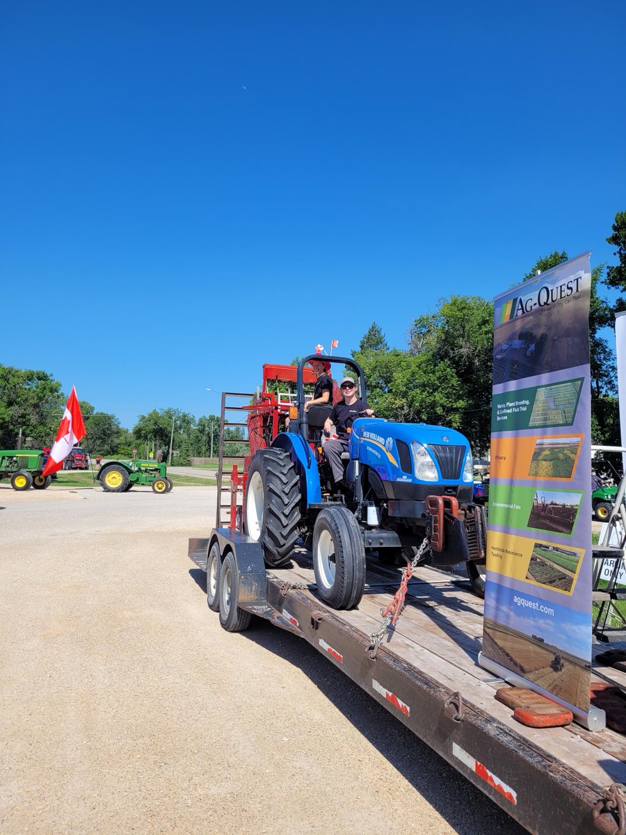 agquestresearch's tweet photo. 🇨🇦Our Elm Creek team kicked off Canada Day in style by putting a float in the Canada Day parade! 🇨🇦 #CanadaDay #canadianagriculture #ResearchYouCanTrust https://t.co/SwKNyyMwif