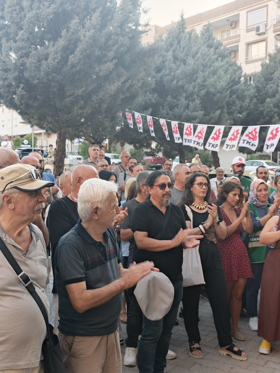 IzmirTkp's tweet photo. 📣Mahalleli dostlarımızın katılımı ile Atıfbey Semt Evi açılışımız başladı!

Gaziemir'de mücadele ve dayanışmayı büyütmek için bir araya gelmeye devam edeceğiz! https://t.co/YR8KeBVKDb