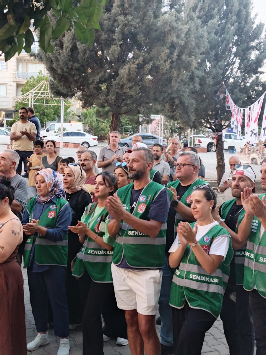 IzmirTkp's tweet photo. 📣Mahalleli dostlarımızın katılımı ile Atıfbey Semt Evi açılışımız başladı!

Gaziemir'de mücadele ve dayanışmayı büyütmek için bir araya gelmeye devam edeceğiz! https://t.co/YR8KeBVKDb