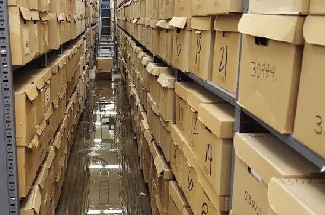 WEBINAR NEXT WEEK!
Tuesday, July 8, 2025 | 4 - 5 pm ET 

Environmental monitoring in archives amidst tropical climates, natural disasters, and infrastructure limitations with hosts Eira Tansey and Helen Wong Smith.

REGISTER: business.statearchivists.org/ap/Events/Regi…