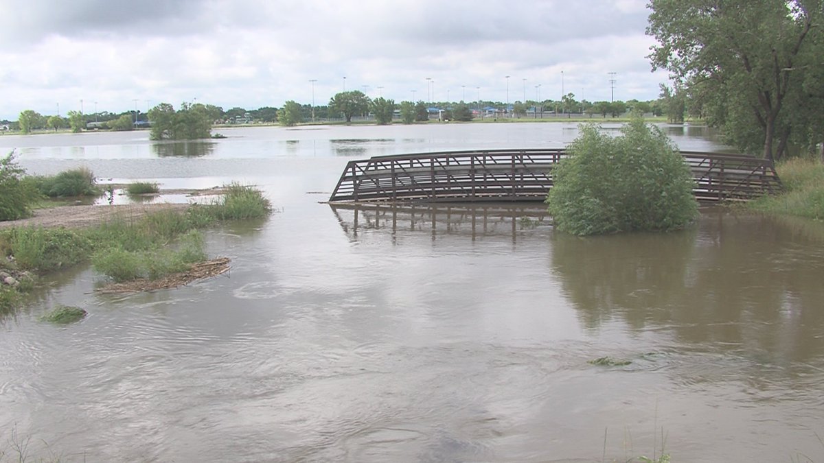 CityofGI's tweet image. If you suffered any flood damage we need to hear from you! We need to identify at least 25 homes/businesses with at least 40% of uninsured damage to qualify for aid.
If that's you, call Grand Island Chief Building Official Ed Klimek directly at (308) 385-5444, Ext. 1209.
