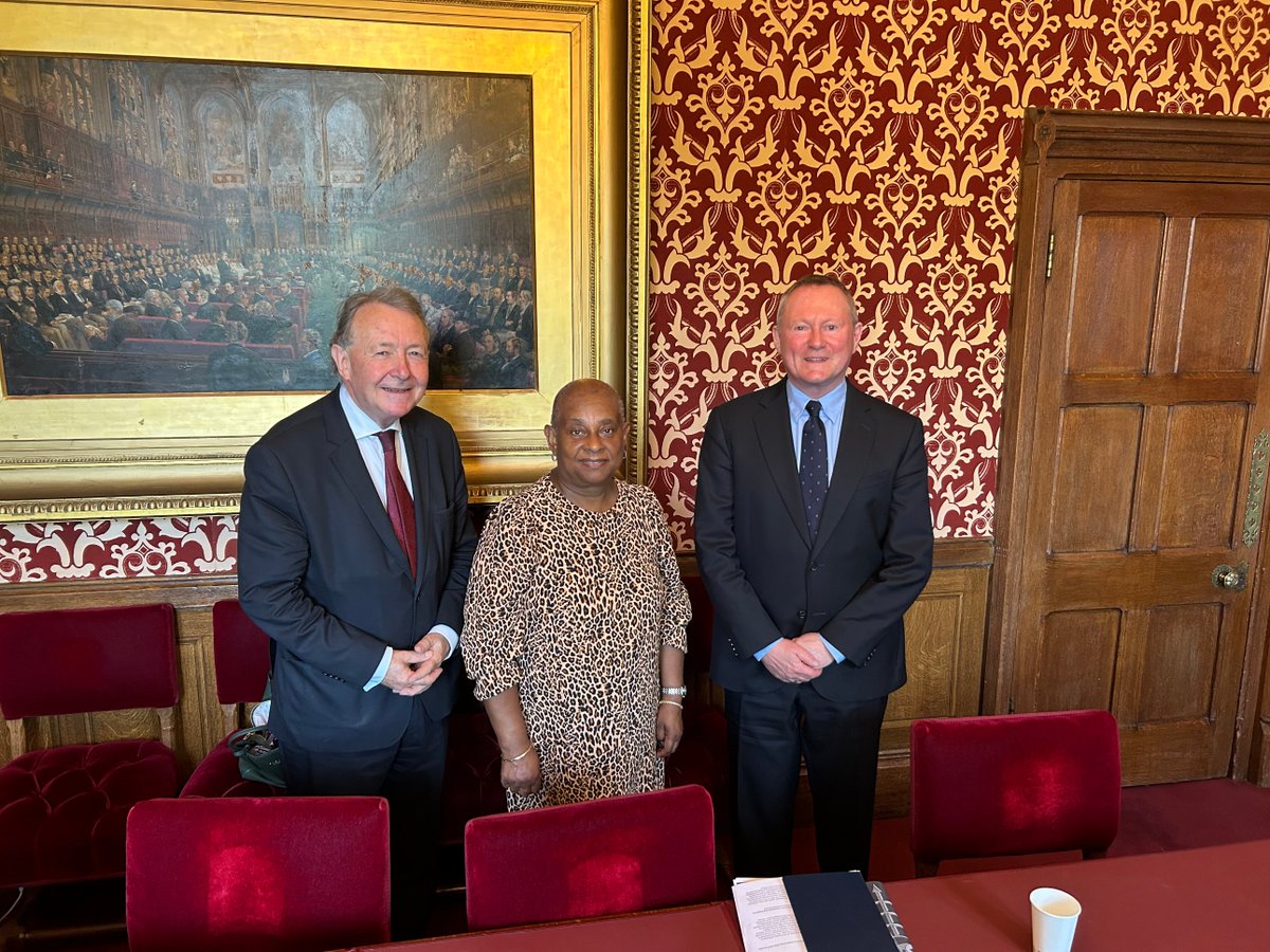 CommissionerHR's tweet image. Open and constructive meetings to conclude my visit to the #UnitedKingdom with Lord Alton and Baroness Lawrence of @HumanRightsCtte, the UK delegation to @PACE_News, Secretary of State @NIOgov @hilarybennmp and Second Permanent Secretary @ukhomeoffice Simon Ridley