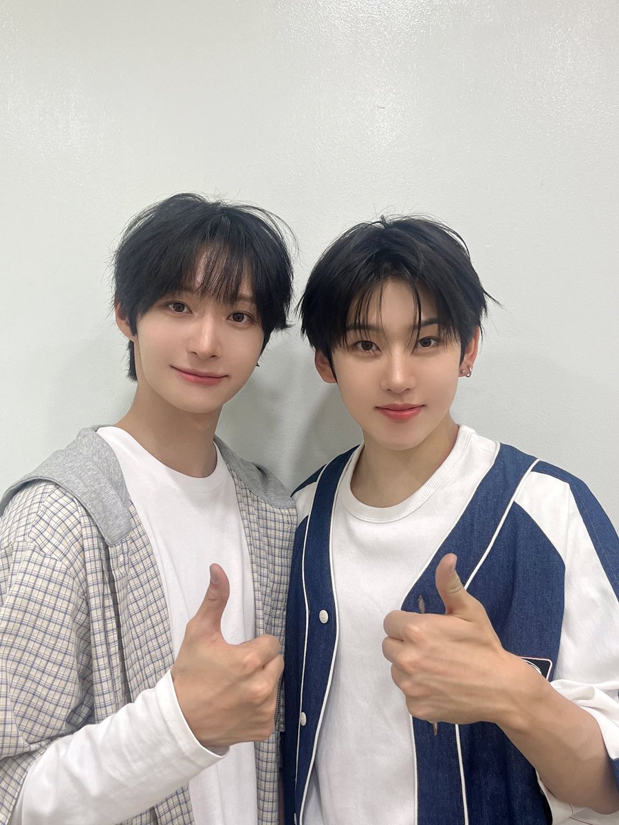 kickflip_jype's tweet photo. 📸ᴋɪᴄᴋᴋɪᴄᴋᴅᴀʏ

250704
MBC FM4U 친한친구 이현입니다

#KickFlip #킥플립
#계훈 #동화 #Kyehoon #Donghwa https://t.co/7kAxu7DyRu