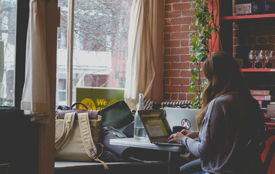 expwriting's tweet photo. Looking for more tips to focus in on your writing?  “How to Focus When You’re Writing” by DailyWritingTips highlights ten power-packed ideas to help you beat distraction and get words on the page! 📖✍️ To get started, visit https://t.co/zSdfvRexWo! #writing https://t.co/5Ust8dEDth