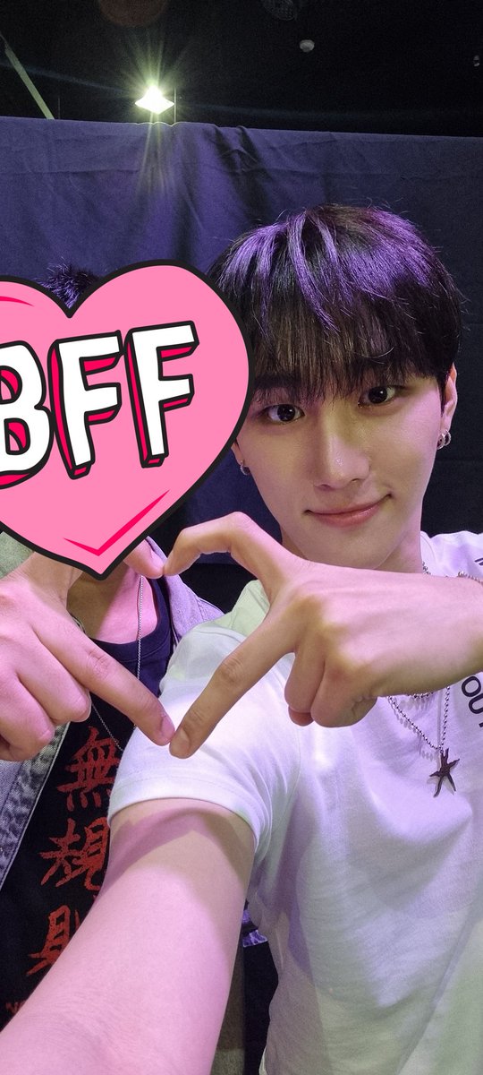 goldjunhyeon's tweet photo. 250629 TIOT Fanmeeting in Taiwan Day 2

I changed clothes midway to make it seem I did it for different days but basically I got photos with all members because I love them that much! 🙆‍♂️

#TIOT #티아이오티 #김민성 #홍건희 #최우진 #신예찬 https://t.co/LiHwftlYmX