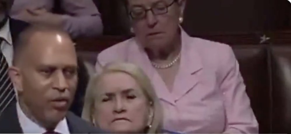 AleaforOH's tweet image. The Kaptur Catnap. While Marcy Kaptur was catching Z’s on the House floor, our district is losing jobs, opportunities, and faith in Washington. We don’t need bedtime, we need a wake up call #OH09 !