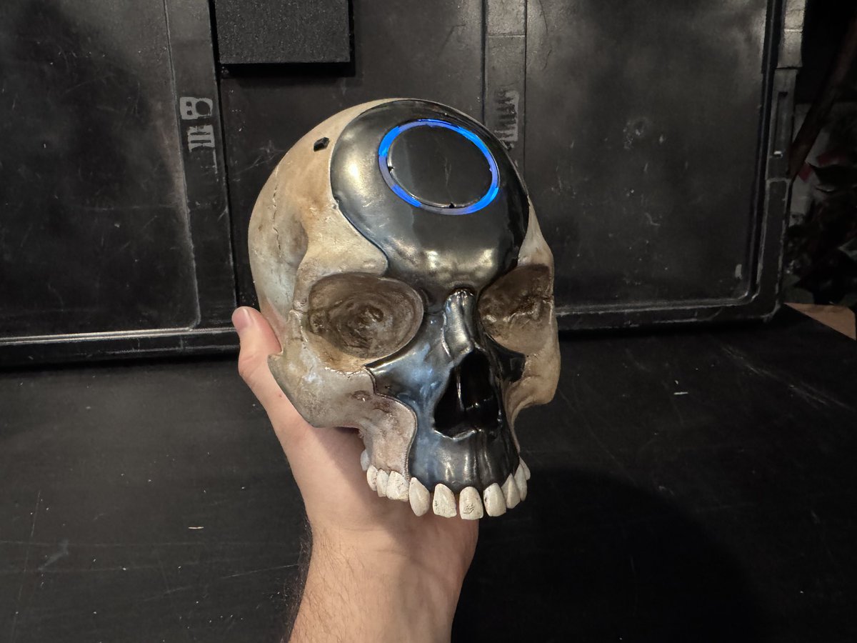 creativemechncs's tweet image. Halo Oddball skull prop

Commission for my brother in law. I’m really having too much fun with graphite powder, it makes such a cool effect!

Files from @galacticarmory 

#halo #oddball #oddballskull #skull #propmaking #propmaker #3dprinting #3dprint @halo