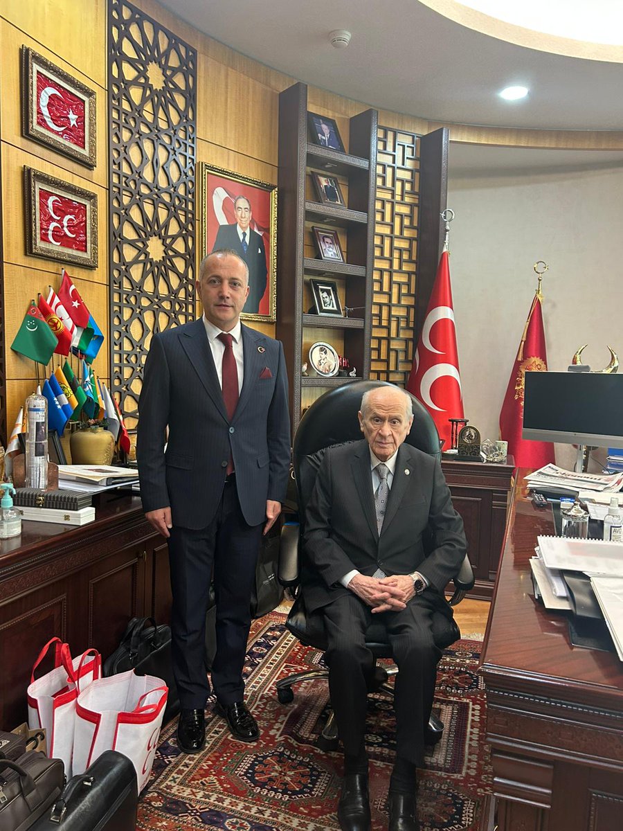 🇹🇷Lider Ülke Türkiye vizyonunun mimarı,milletin menfaatlerini, ve devletimizin bekasını herşeyin üstünde tutan ‘Önce Ülkem ve Milletim’ şiarıyla milli iradenin yol göstericisi,
Bilge Liderimiz Sayın Devlet Bahçeli Beyefendi’yi ziyaret ederek hayır dualarını aldık.
#mhp
#karabük