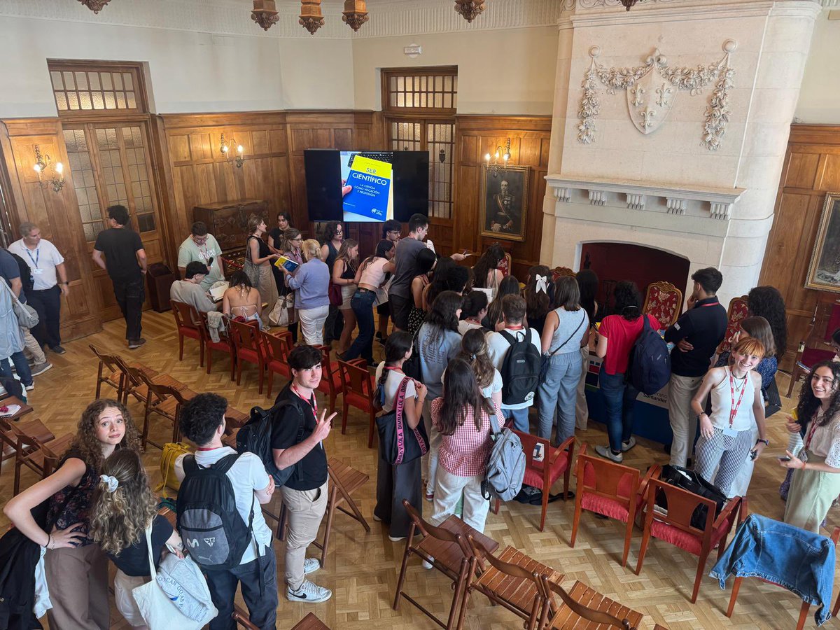Lluis Montoliu (@lluismontoliu) on Twitter photo <a href="/UIMP/">UIMP</a> <a href="/UA_Universidad/">Universidad de Alicante UA</a> <a href="/lblancodavila1/">Luis Blanco Dávila</a> <a href="/CNB_CSIC/">Centro Nacional de Biotecnología (CSIC)</a> <a href="/devega_M/">Miguel de Vega</a> <a href="/CBM_CSIC_UAM/">Centro de Biología Molecular Severo Ochoa</a> <a href="/SEBBM_es/">SEBBM</a> <a href="/segenetica/">@SEGenetica</a> <a href="/FundacionLilly/">Fundación Lilly</a> <a href="/VinuelaLucia/">Lucía Viñuela</a> <a href="/MsalasFundacion/">Fundación Margarita Salas</a> Y como regalo sorpresa de fin de curso todos los asistentes se han llevado un ejemplar dedicado de mi último libro #SerCientífico publicado por <a href="/comareseditor/">Editorial Comares</a> gracias a la generosidad y apoyo de la <a href="/FundacionLilly/">Fundación Lilly</a> responsable de impulsar la primera edición del libro. <a href="/UIMP/">UIMP</a> <a href="/UA_Universidad/">Universidad de Alicante UA</a> <a href="/lblancodavila1/">Luis Blanco Dávila</a> <a href="/CNB_CSIC/">Centro Nacional de Biotecnología (CSIC)</a> <a href="/devega_M/">Miguel de Vega</a> <a href="/CBM_CSIC_UAM/">Centro de Biología Molecular Severo Ochoa</a> <a href="/SEBBM_es/">SEBBM</a> <a href="/segenetica/">@SEGenetica</a> <a href="/FundacionLilly/">Fundación Lilly</a> <a href="/VinuelaLucia/">Lucía Viñuela</a> <a href="/MsalasFundacion/">Fundación Margarita Salas</a> Y como regalo sorpresa de fin de curso todos los asistentes se han llevado un ejemplar dedicado de mi último libro #SerCientífico publicado por <a href="/comareseditor/">Editorial Comares</a> gracias a la generosidad y apoyo de la <a href="/FundacionLilly/">Fundación Lilly</a> responsable de impulsar la primera edición del libro.