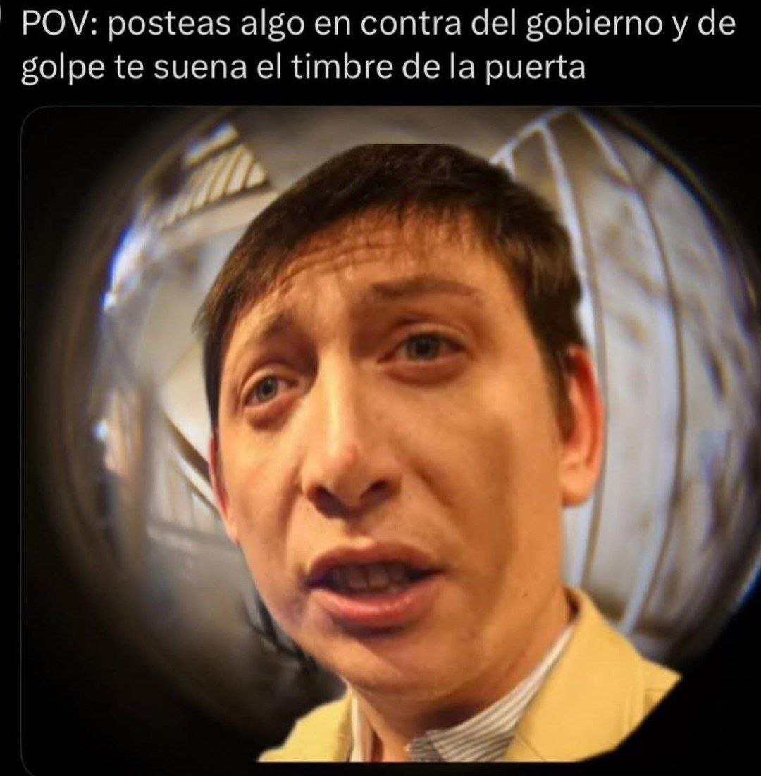 Estoy llorando de risa. No sé quién hizo esto, pero no te mueras nunca ingenio popular.