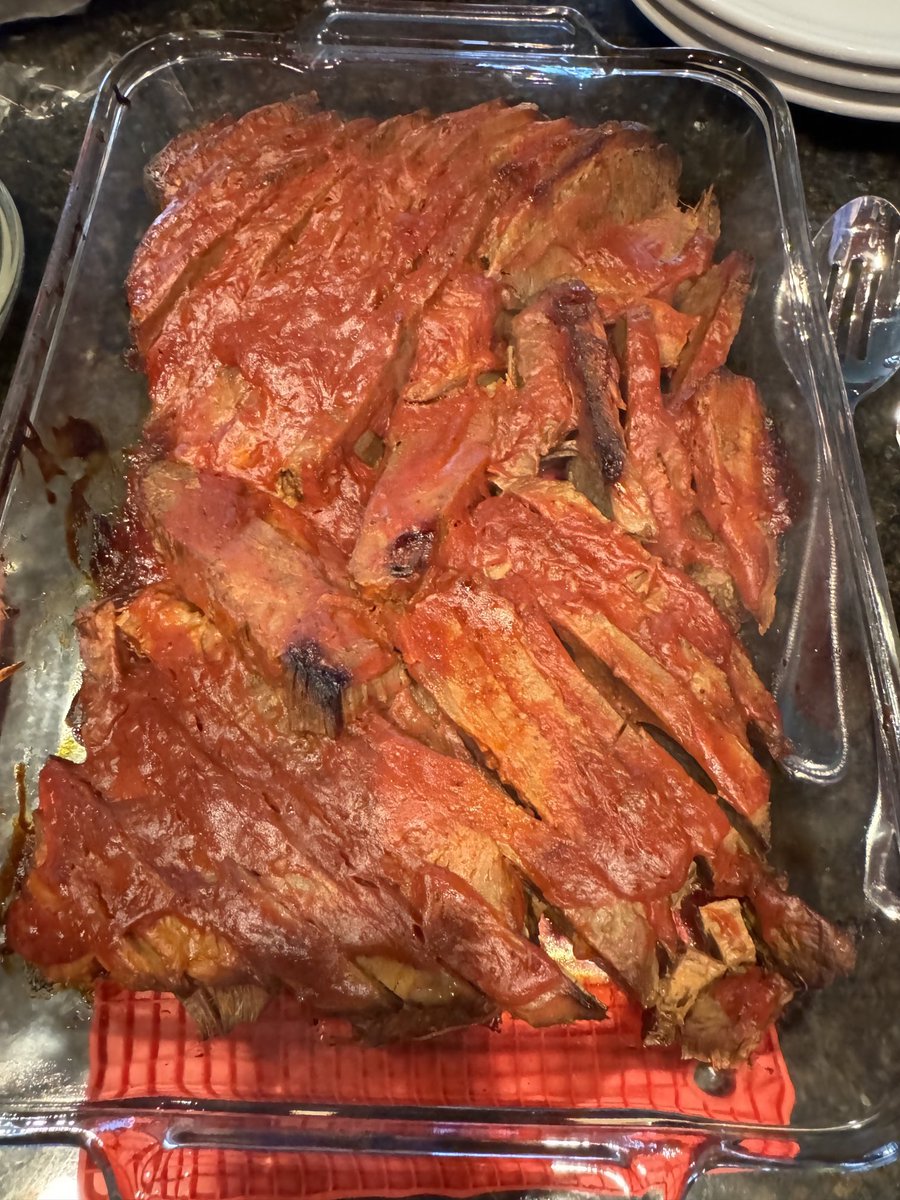 Nowakian's tweet photo. Senate Republican Brisket by John Cornyn (left), Progressive Gay Boy Brisket (right) https://t.co/xRoa1ujEBD