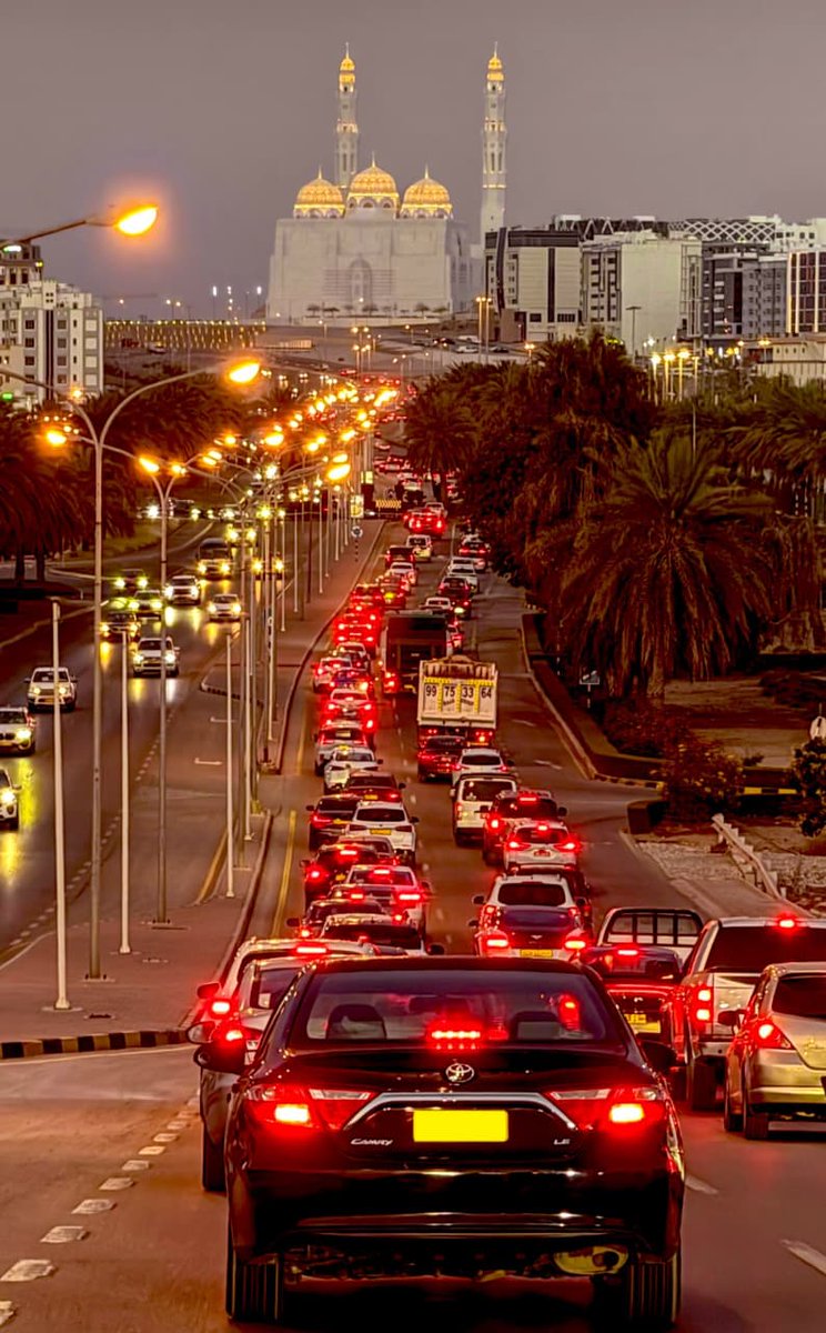 كلﱡ يتحـدث علـﯽ قدر *مودتـه* ، ٲما عنـي:- ~*فإنهـﻤ ٲخذوا الود والحب والحيـاة والٲيـاﻤ كلـها حلوها ومرهـا .استوطنـوا القلب بجوارحـه*~ لا ٲٲسـف ٲنهـﻤ بقلبي ... 🔐