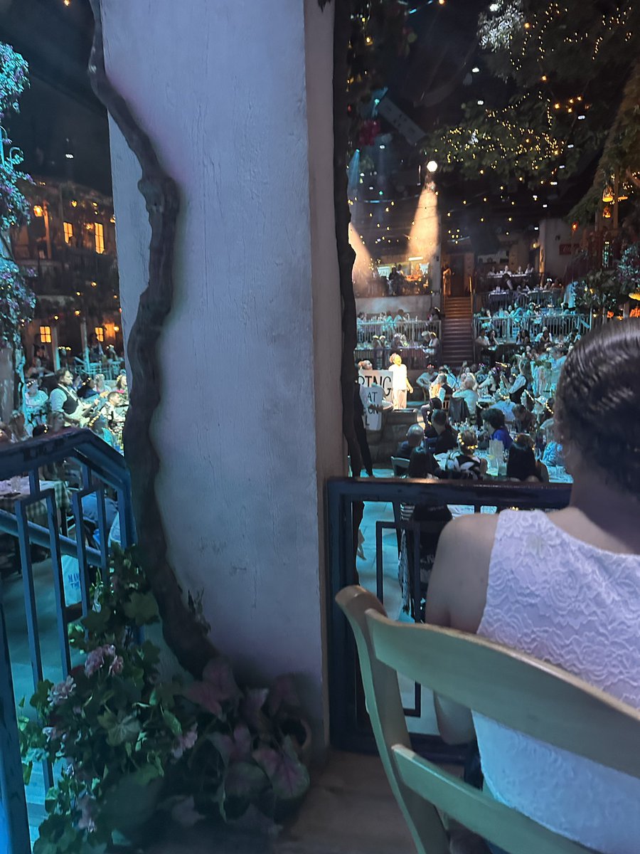 1971Spam's tweet photo. Paid a lot of money for Mamma Mia. Picked Tier B tickets with unrestricted views and ended up with a pillar!  Staff just told us there was nothing they could do! How do we get a refund please @mammamiapartyuk https://t.co/louoaUO4cp