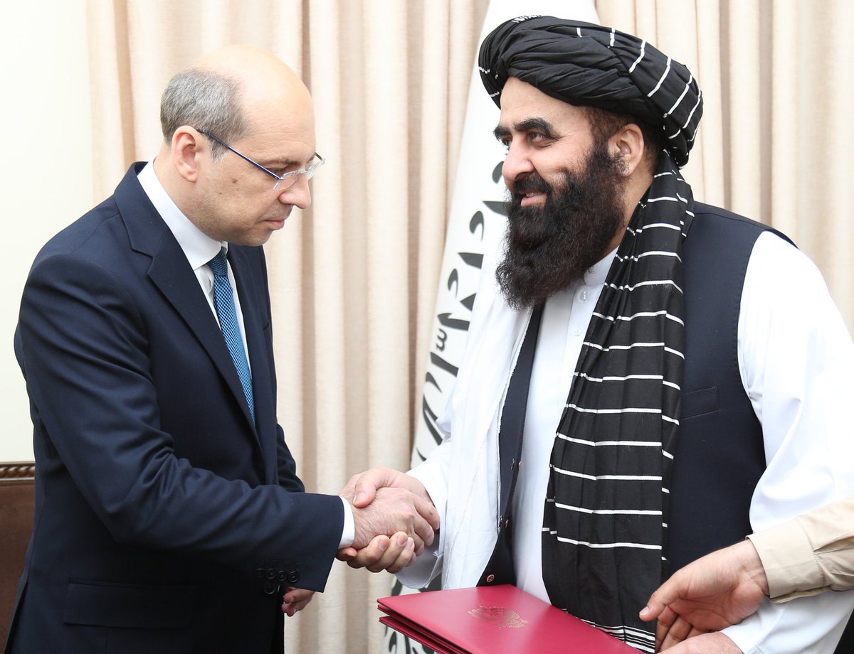 اتي یې غوړه خورئ !
دا سیاسي پرمختګ دې ټولو ته مبارک وي.
روسیه لومړنۍ هېواد شو چې اسلامي امارت په رسمیت پیژني.