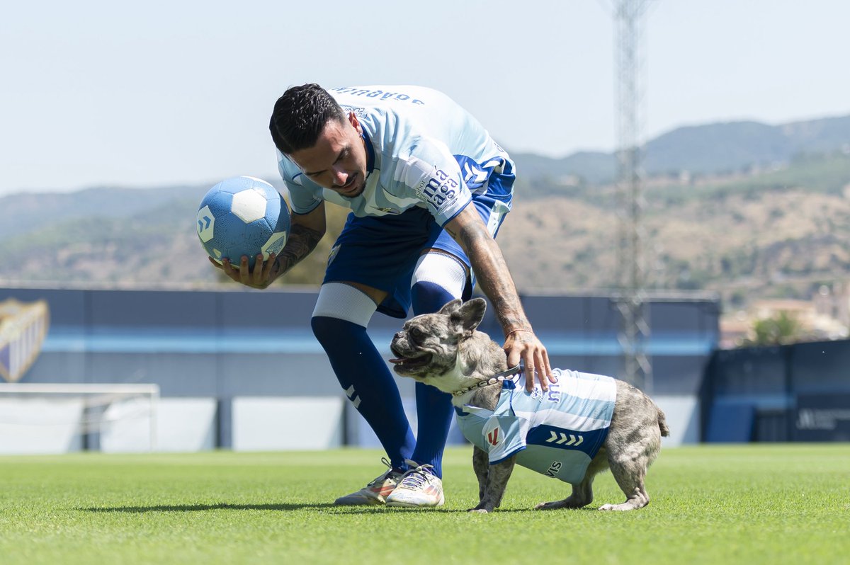 Estoy donde quiero estar. Agradecido por esta oportunidad. ¡Vamos Málaga! 💙🤍
