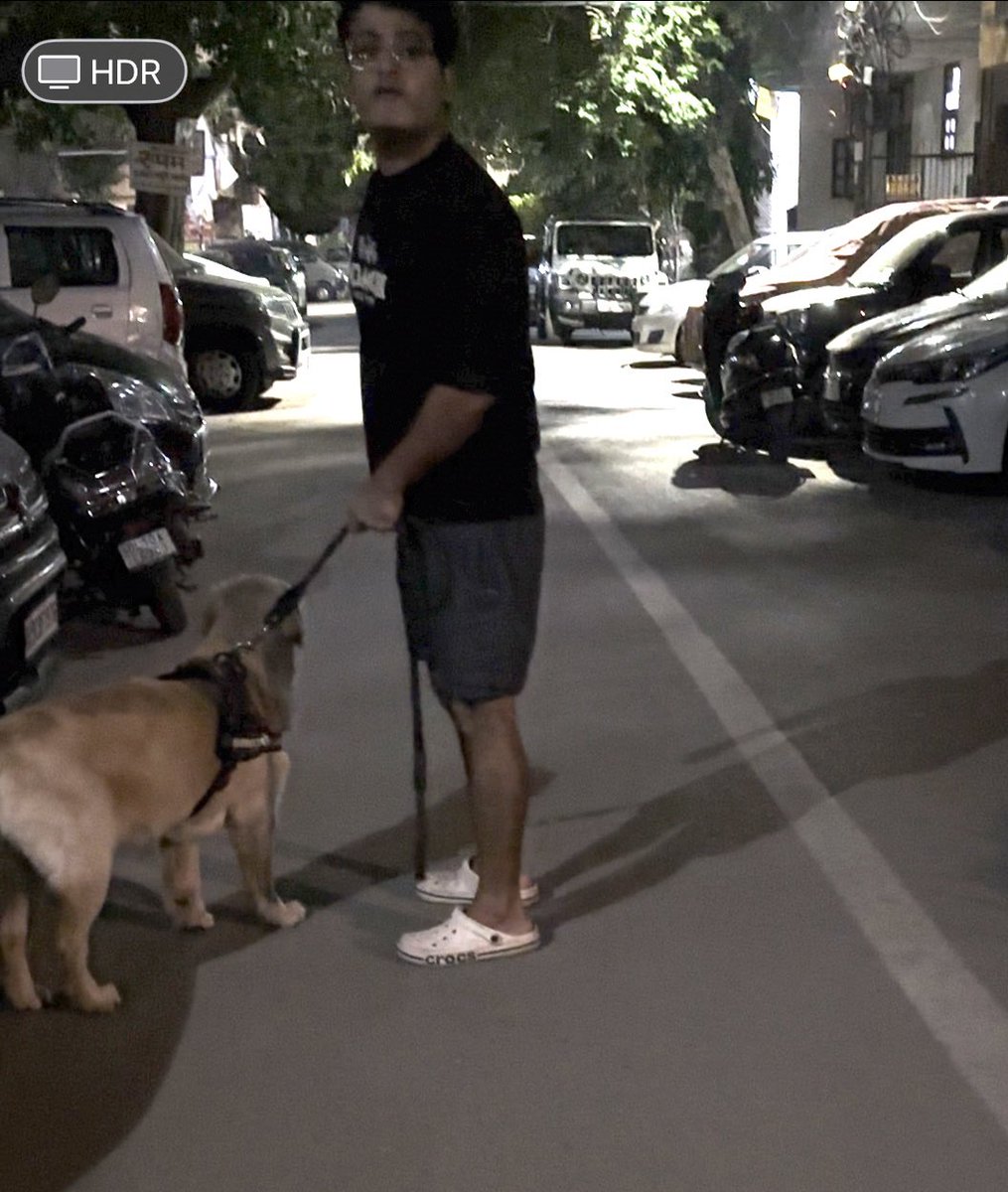 OnlineComplain2's tweet photo. A mature dog in hands of 6-7 years old and ‘im’mature Father running with dog and kids on motorable roads at Block 31 road #westpatelnagar

@animalwelfareb1 please conduct an awareness drive for animal and people #safety to inculcate some sense.

#shame #morons #dickheads https://t.co/bkYyWxDTJa