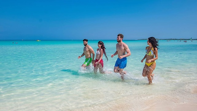 MinturVaradero's tweet photo. El verano es un estado mental... y el mío está en la playa de Varadero.🤪✨
https://t.co/8WDkgSB3NG
#VaraderoTravel #Varadero #Matanzas #CubaUnica #VeranoSiempreJoven #SiempreJoven #Cuba #Verano2025 https://t.co/qzzc1F04uo
