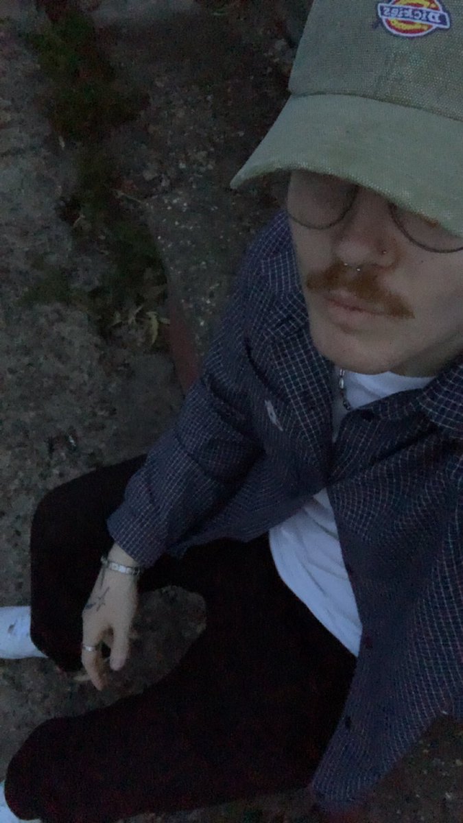 Blessed2k3's tweet photo. NEW PINNED🍃

-20
-he/him
-rugby📍
-eu servers
-mainly play bo6, fortnite, ow, roblox or r.e.p.o
-greens my favourite ’colour’ https://t.co/Jl0cokuc13