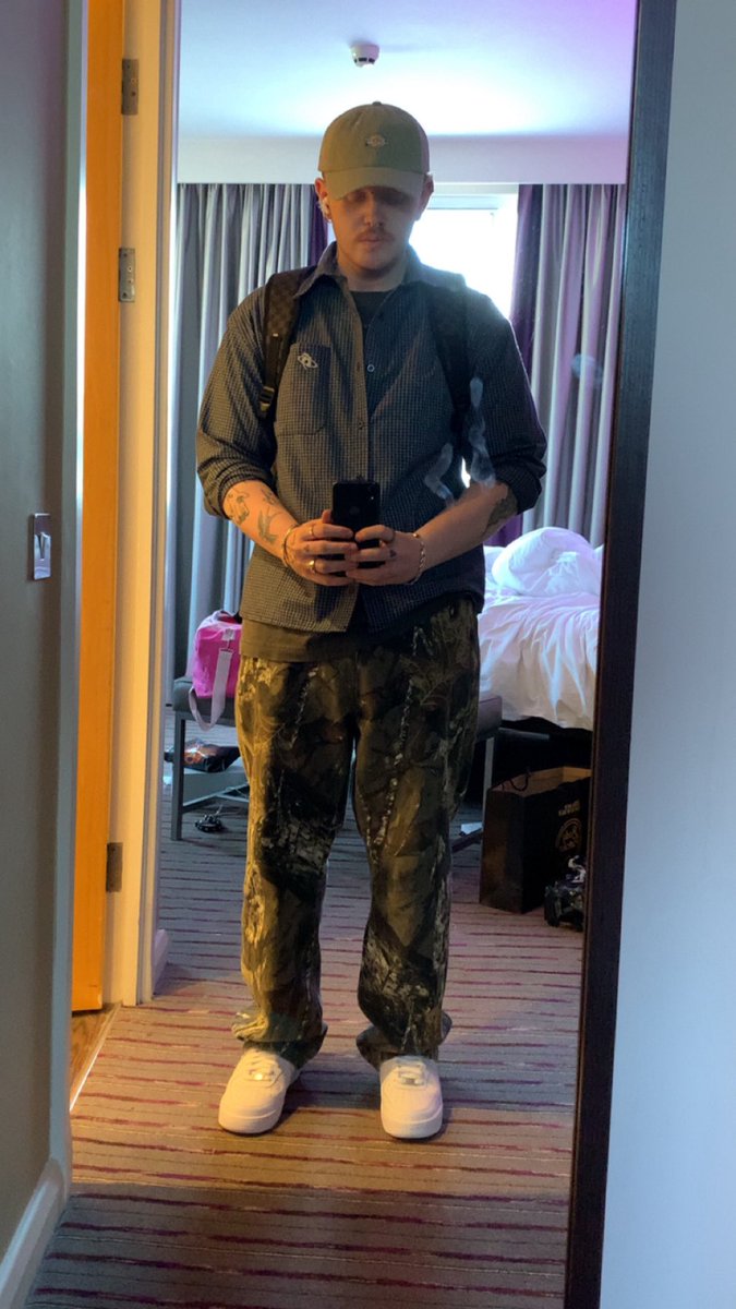 Blessed2k3's tweet photo. NEW PINNED🍃

-20
-he/him
-rugby📍
-eu servers
-mainly play bo6, fortnite, ow, roblox or r.e.p.o
-greens my favourite ’colour’ https://t.co/Jl0cokuc13
