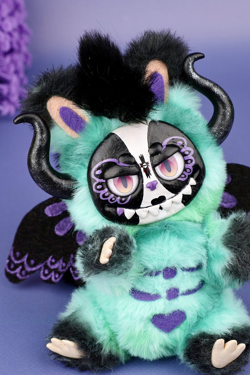 Sigida_plushies's tweet image. The little labubu was made to order based on the client's drawing (. The size of the toy is 15-22 cm. The paws and head are movable. Commissions are open! If you also want to know the prices and order your own character, write to me in direct.