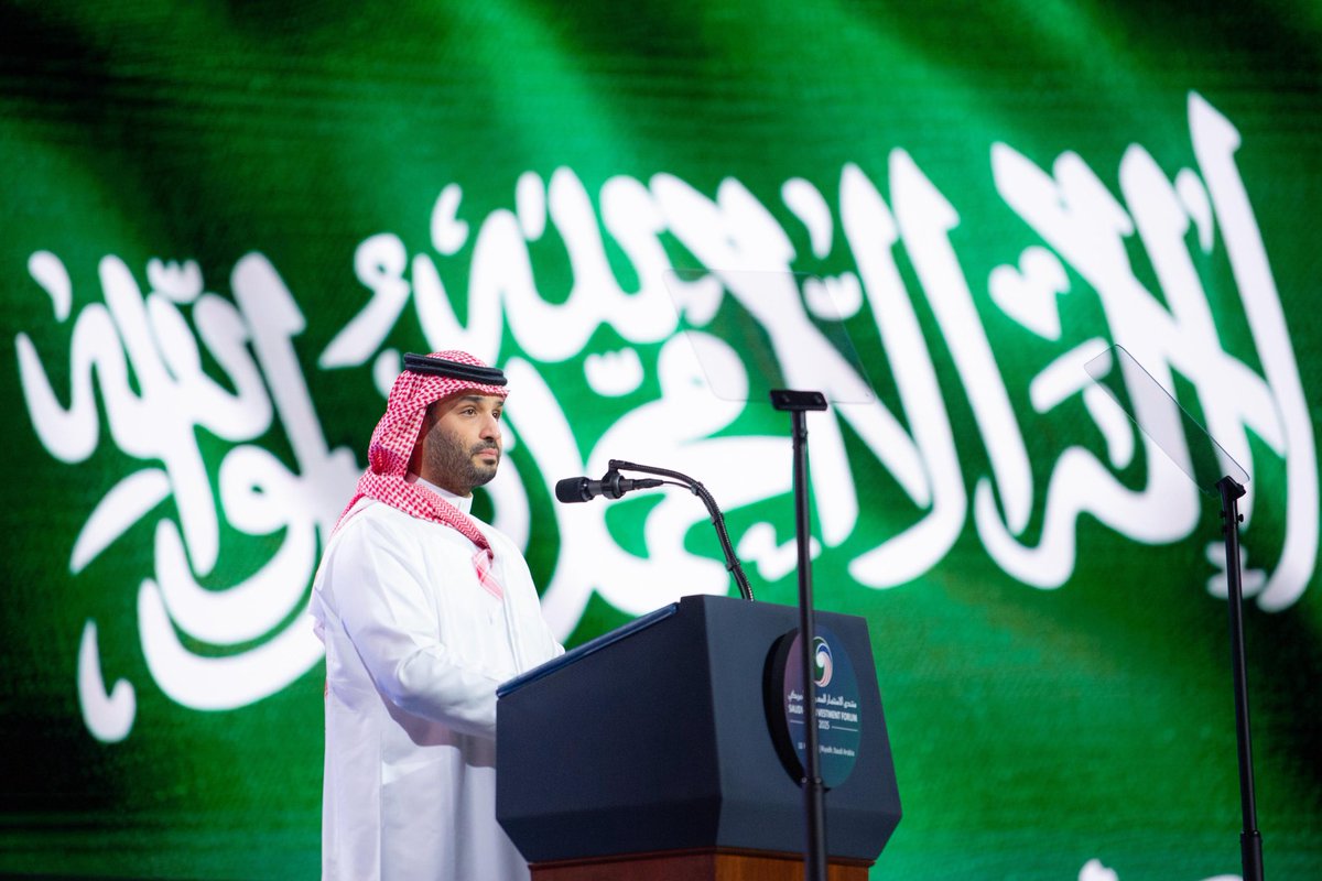 صحيفة "وول ستريت جورنال ":

"الرجل الذي سيصبح ملكًا"

سيلعب الأمير #محمد_بن_سلمان ، كما يُعرف عالميًا، دورًا حاسمًا وربما حاسمًا في تشكيل النظام الإقليمي الجديد. 

-التفاصيل:

كارين إليوت هاوس سيدة محظوظة. لنشرها السيرة الذاتية الذاتية للأمير محمد بن سلمان، "الرجل الذي سيصبح