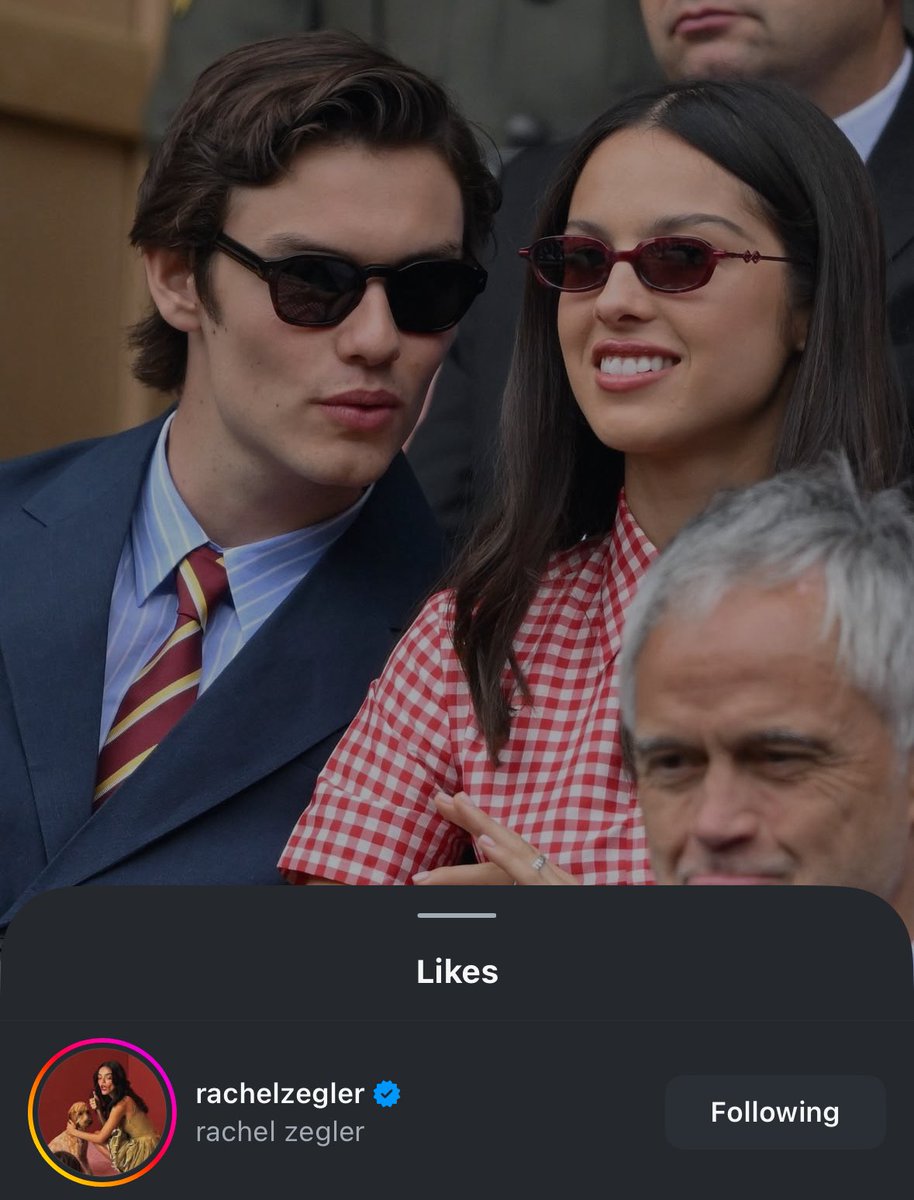 Rachel Zegler is such a louliv fan